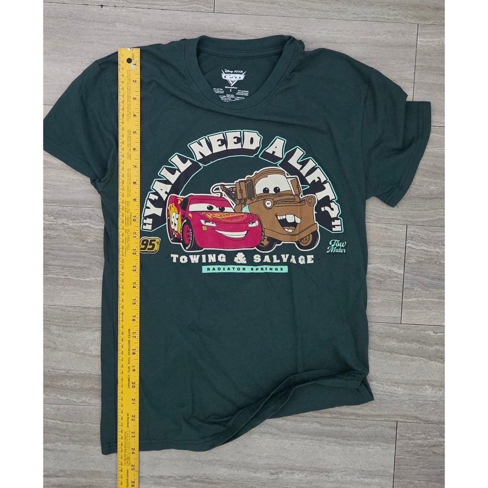 Disney Pixar Cars Lightning McQueen Tow Mater Graphic T-Shirt Green Kids Small